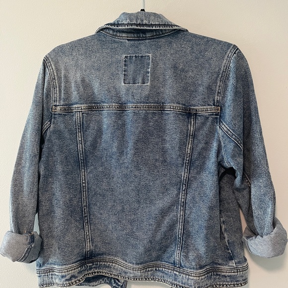 ✨Hollister Denim Jacket ✨ - Picture 4 of 5